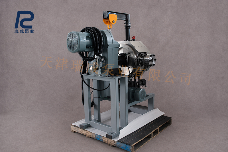Automatic screen changer with slag discharge