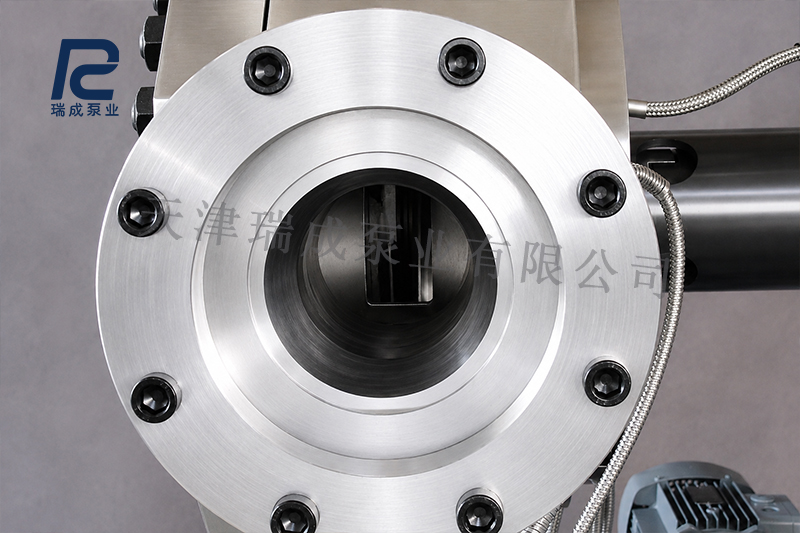 Automatic screen changer with slag discharge