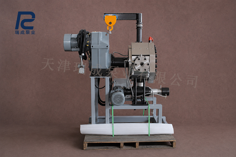 Self-cleaning filter element changer